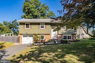 608 Texas Dr, Toms River, NJ 08753