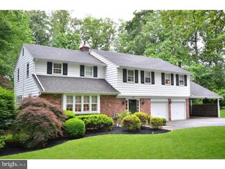 286 S Woodmont Dr, Downingtown, PA 19335