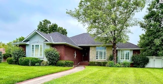 5 Dakota Dr, Hutchinson, KS 67502