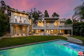 1085 Carolyn Way, Beverly Hills, CA 90210