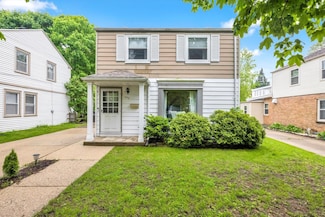 1627 E Eden Place, Saint Francis, WI 53235
