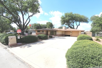 5621 Galewind Dr, San Antonio, TX 78239