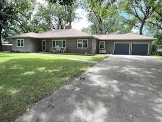 239 N Main St, Rossville, KS 66533