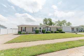 4641 Autumn Ridge Dr, Columbus, IN 47203
