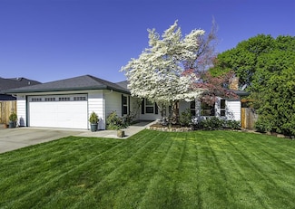1855 Willow Glen Way, Medford, OR 97504