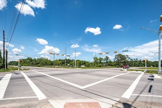12317 Garrett Rd, Houston, TX 77044