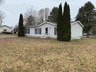 914 Hawpatch St, Lagrange, IN 46761