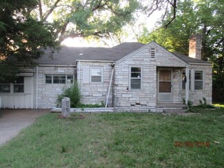 944 N Pershing St, Wichita, KS 67208