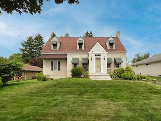 881 Ridge Rd, Ambridge, PA 15003