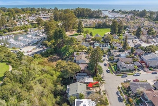304 Harbor Dr, Santa Cruz, CA 95062