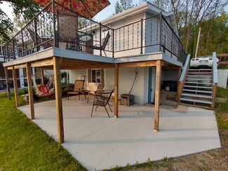 68446 Dailey Rd, Edwardsburg, MI 49112