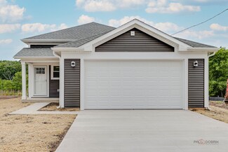 1719 Gilboa Ave, Zion, IL 60099