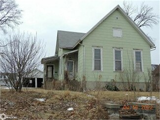 208 N 3rd St, Marshalltown, IA 50158