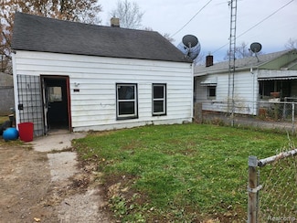 1377 Knickerbocker Ave, Flint, MI 48505