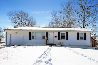 1008 Stafford Dr, Pleasant Hill, MO 64080