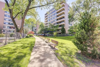 10-11 162nd St Unit 7A, Whitestone, NY 11357