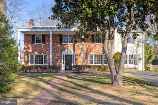 7824 Midday Ln, Alexandria, VA 22306
