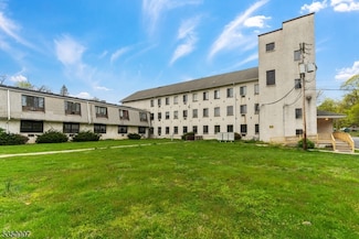 7 Railroad Ave Unit A202, Washington, NJ 07882