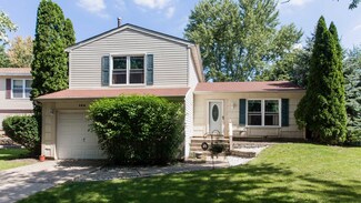 144 Glen Lake Dr, Bolingbrook, IL 60440
