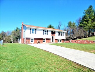 211 Chestnut St, Pearisburg, VA 24134