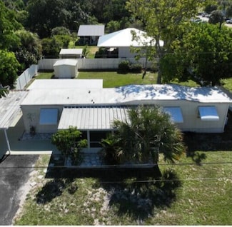 1260 NE Olive St, Jensen Beach, FL 34957