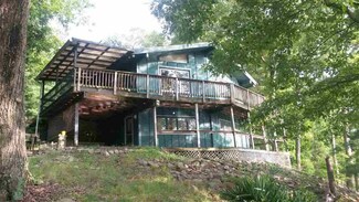 10927 E Kamman Ct, Huntingburg, IN 47542