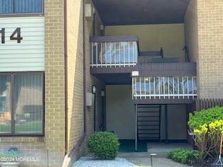 14 Pine Cluster Cir Unit F, Manalapan, NJ 07726