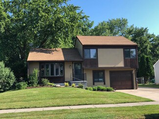 2323 E Provincial House Dr, Lansing, MI 48910