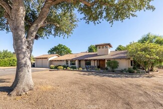 5745 Iron Gate Rd, Paso Robles, CA 93446