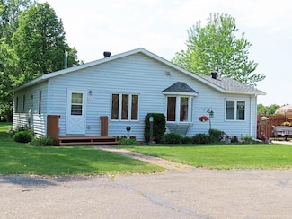 1223 Elizabeth Ave N, Thief River Falls, MN 56701