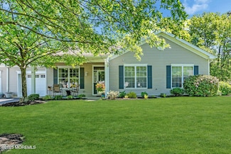 16 Morningside Ct, Lakewood, NJ 08701