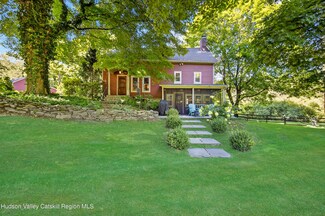 146 Forest Dr, Hyde Park, NY 12538