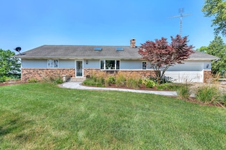 9829 N 2700 Rd E, Forrest, IL 61741