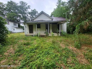 307 E Main St, Whitakers, NC 27891