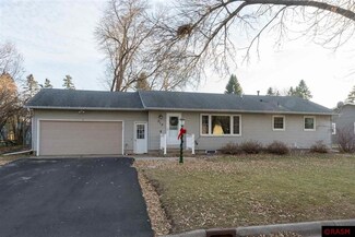 313 313 Lesueur Ave, Eagle Lake, MN 56024