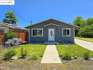 4585 Summer St, Olivehurst, CA 95961
