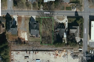 521 1st Ave NW, Hickory, NC 28601