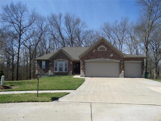 1832 Westlake Ct, Pacific, MO 63069