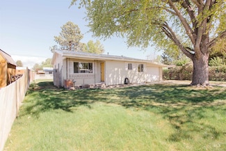 1220 N 3rd E, Mountain Home, ID 83647