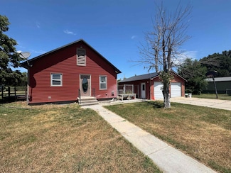 1015 N County Rd, Sutherland, NE 69165