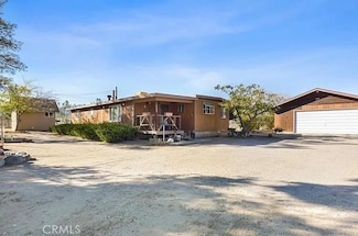 10809 Sierra Vista Rd, Phelan, CA 92371