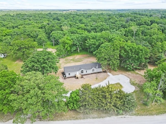 1271 County Unit 2445, Huntsville, MO 65259