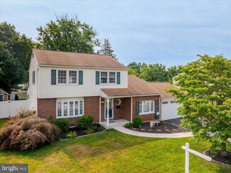 637 Lamp Post Ln, Aston, PA 19014