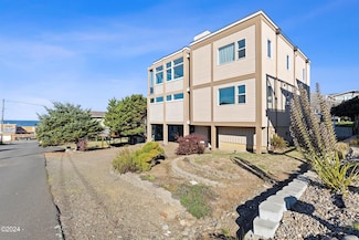 1851 NE 67th St, Lincoln City, OR 97367