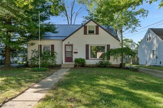 1798 Maplewood St NE, Warren, OH 44483