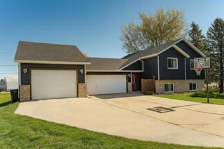 192 Harrison Ave SE, Racine, MN 55967