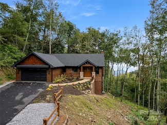 102 Iga Trail, Maggie Valley, NC 28751