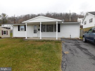 311 4th St, Burnham, PA 17009