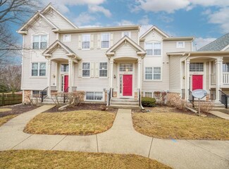 825 Essex Cir, Grayslake, IL 60030