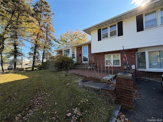 48 Earl Rd, Melville, NY 11747